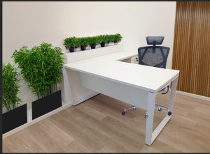 שולחן שיק לבן