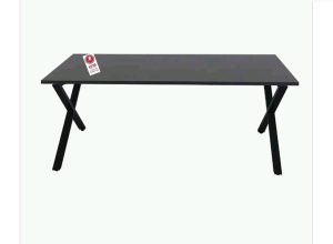 שולחן רגל משולשים