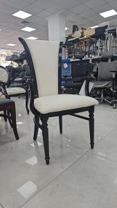 כסא קתרין רגל עגולה ידיות לבן