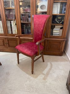 כסא קתרין רגל עגולה ידיות אדום